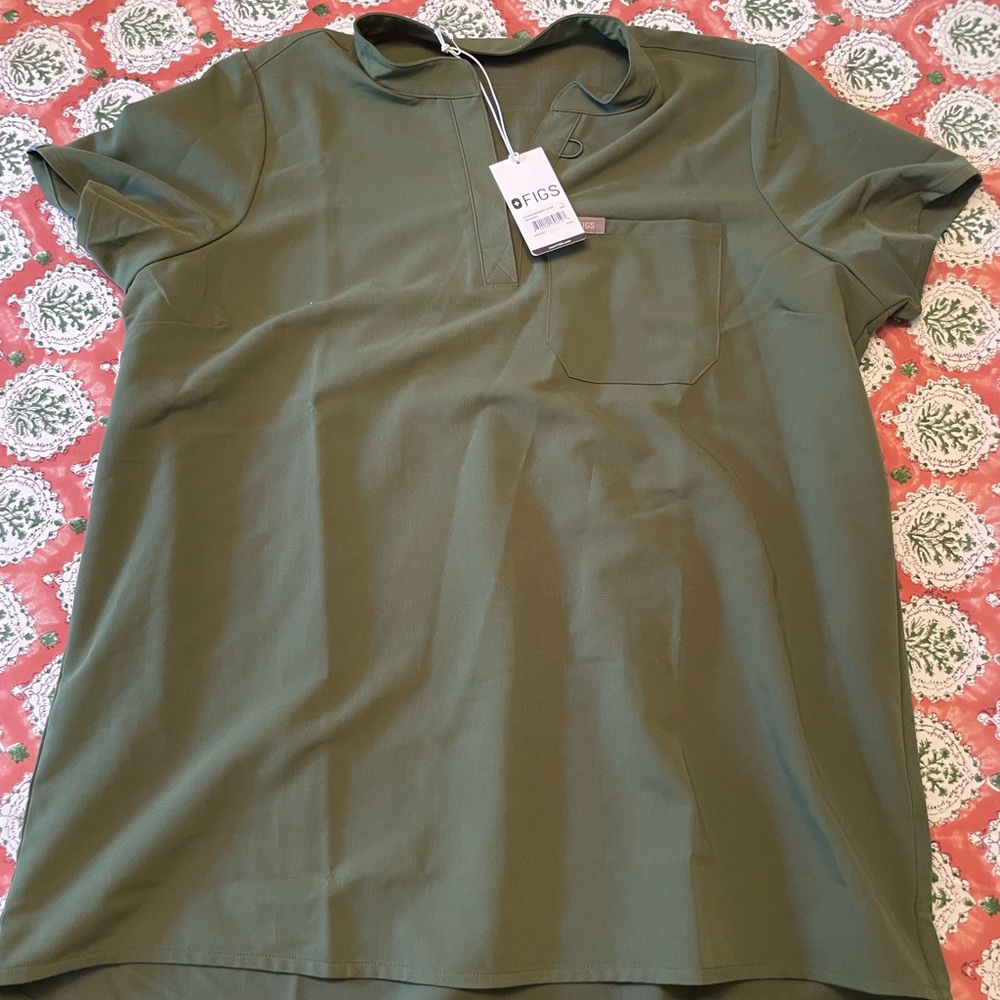 NWT Figs maternity top